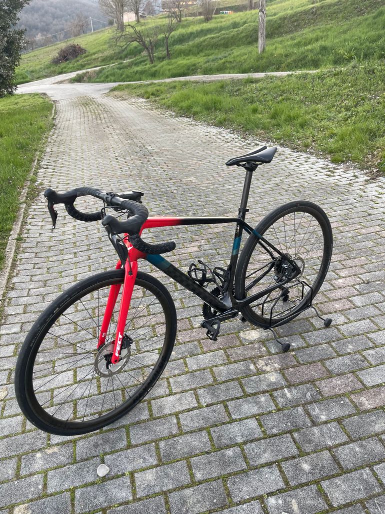 Used Felt VR Advanced Ultegra Di2 2022 2022 Road & Gravel, Blue — image 1 of 3