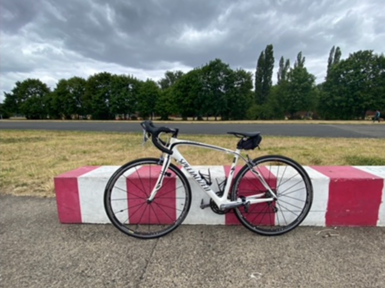 Used Specialized Roubaix SL4 Expert 2015 2015 Road & Gravel, Weiß — image 1 of 13