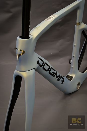 Used Pinarello Dogma F Frameset 2025 | Luxter Venice | 530 | NEW Frameset 2025 Road & Gravel, Blue — image 2 of 10