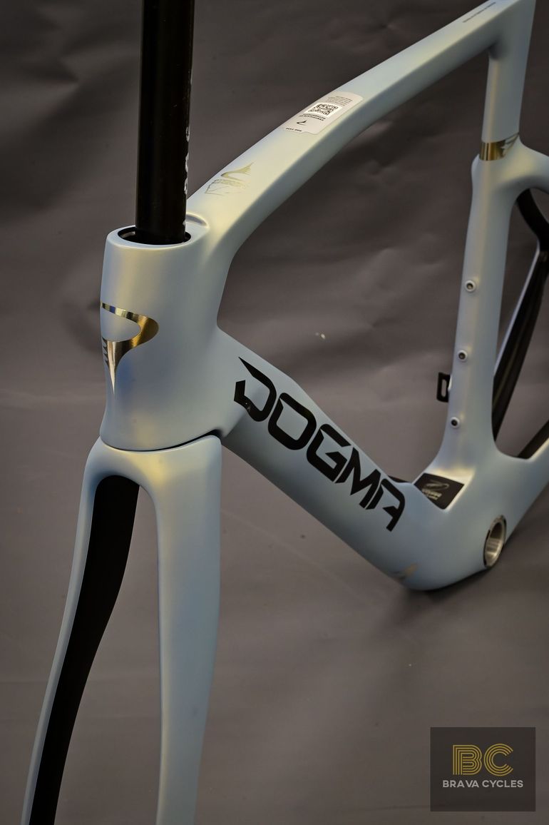 Used Pinarello Dogma F Frameset 2025 | Luxter Venice | 530 | NEW Frameset 2025 Road & Gravel, Blue — image 2 of 10