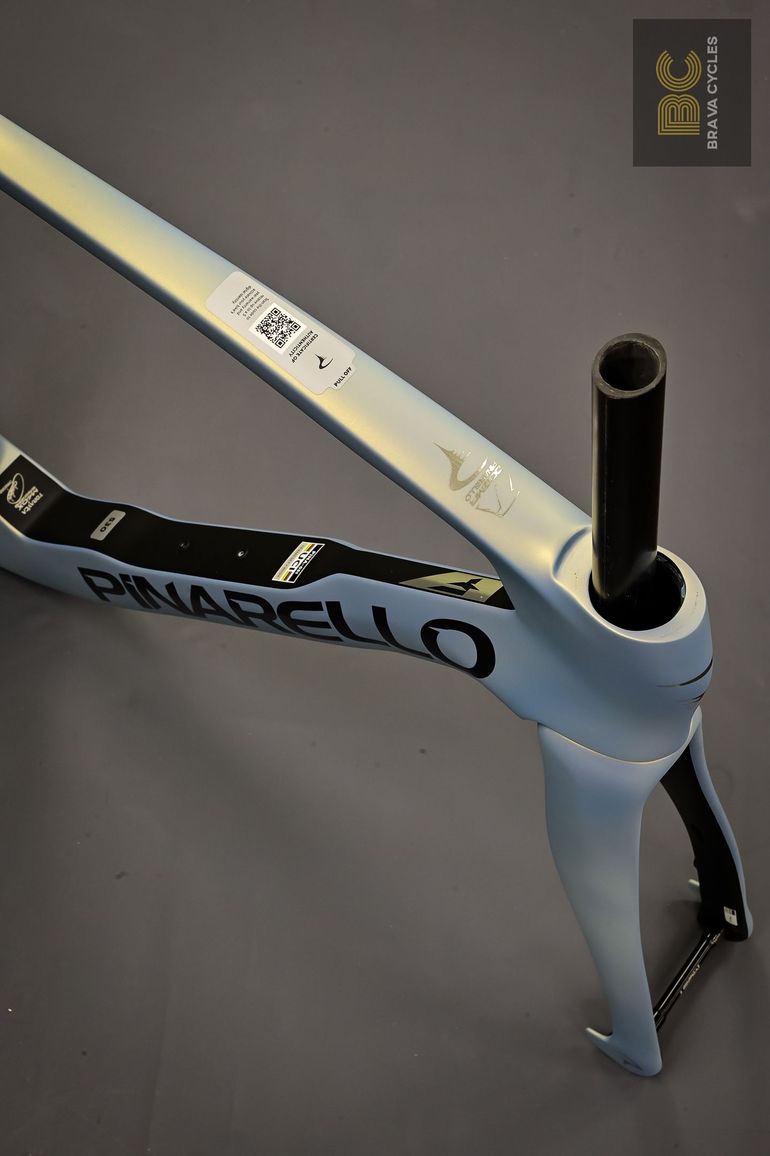 Used Pinarello Dogma F Frameset 2025 | Luxter Venice | 530 | NEW Frameset 2025 Road & Gravel, Blue — image 4 of 10