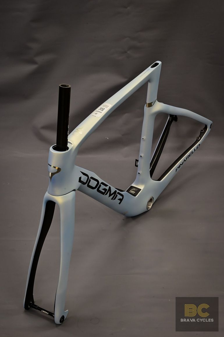 Used Pinarello Dogma F Frameset 2025 | Luxter Venice | 530 | NEW Frameset 2025 Road & Gravel, Blue — image 9 of 10