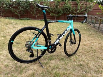 Used Bianchi Oltre XR4 Ultegra Di2 2021 2021 Road & Gravel, Schwarz — image 20 of 20