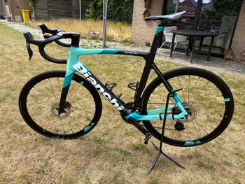 Used Bianchi Oltre XR4 Ultegra Di2 2021 2021 Road & Gravel, Schwarz — image 2 of 20