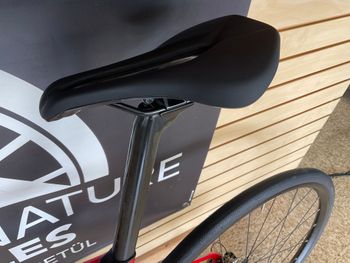 Used BMC Roadmachine Shimano 105 Di2 2018 Road & Gravel, Red — image 14 of 14