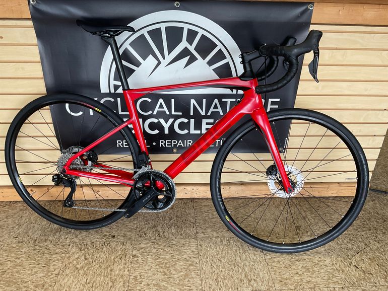 Used BMC Roadmachine Shimano 105 Di2 2018 Road & Gravel, Red — image 1 of 14