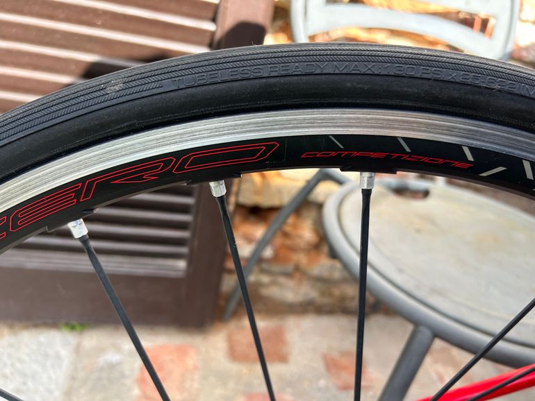 Used Specialized Men's Tarmac Expert 2018 2018 Road & Gravel — image 4 of 4