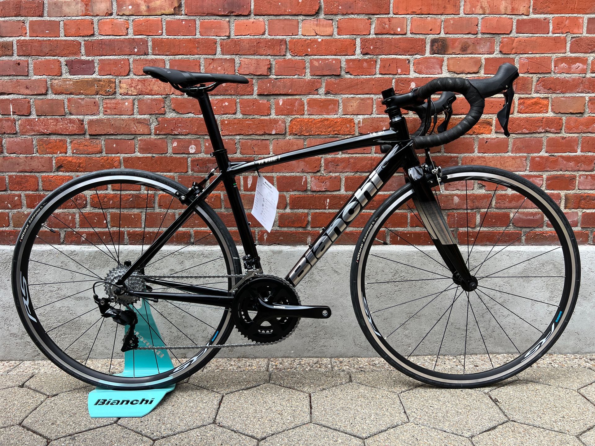 Bianchi VIA NIRONE 7 MATT BLACK コンポ105 Bianchi ビアンキニローネ7 SHIMANO 105 11SP VIA NIRONE 7 DISC
