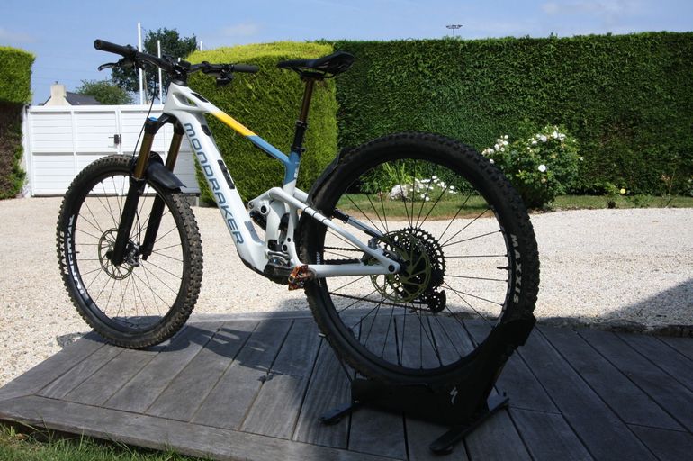 Used Mondraker NEAT RR 2024 2024 Mountainbike, White, 29 — image 2 of 4