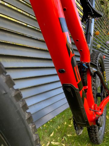 Used Trek Slash 9.8 2018 2018 Mountainbike, Orange, 29 — image 5 of 10