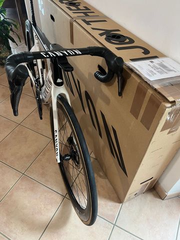 Brugt Canyon Aeroad CF SLX 8 Disc Di2 2023 2023 Road & Gravel — billede 3 af 11