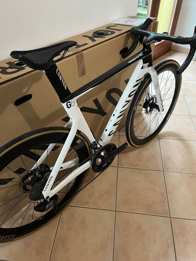 Brugt Canyon Aeroad CF SLX 8 Disc Di2 2023 2023 Road & Gravel — billede 4 af 11