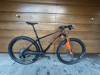 KTM, MYROON EXONIC 2022