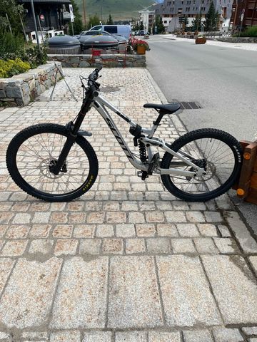 Gebrauchtes Scott Gambler 20 2025 Mountainbike, Hellgrau — Bild 4 von 4