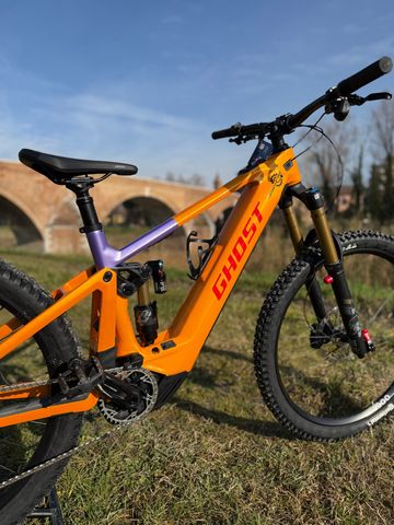 Ghost E-Riot SRAM GX Eagle AXS 2025 Mountainbike usato, Arancione — immagine 2 di 5