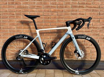 Brugt Focus IZALCO MAX 9.8 2024 2024 Road & Gravel — billede 2 af 5