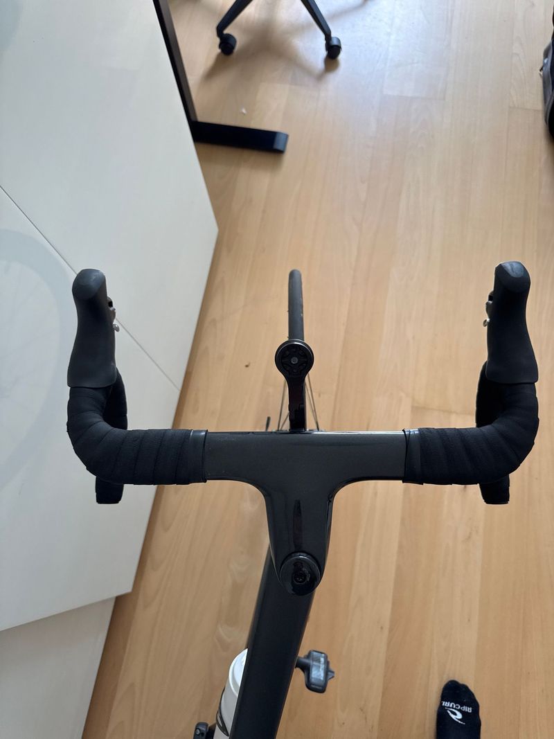 Used Trek Madone 9.2 H2 Compact 2016 2016 Road & Gravel, Black — image 6 of 6