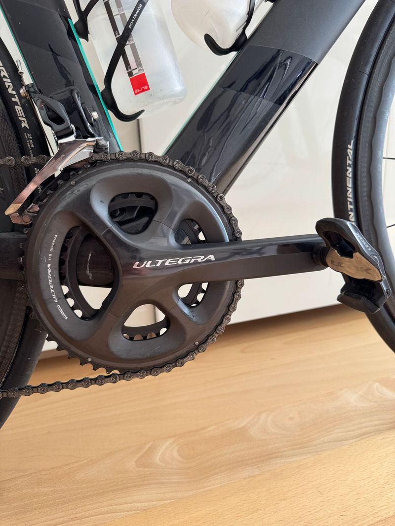 Used Trek Madone 9.2 H2 Compact 2016 2016 Road & Gravel, Black — image 3 of 6