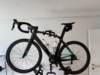 Used Trek Madone 9.2 H2 Compact 2016 2016 Road & Gravel — image 2 of 6