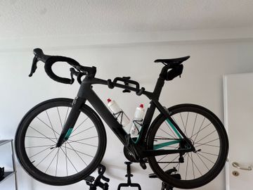 Used Trek Madone 9.2 H2 Compact 2016 2016 Road & Gravel, Black — image 2 of 6