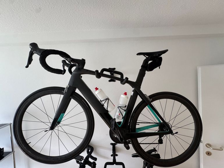 Used Trek Madone 9.2 H2 Compact 2016 2016 Road & Gravel — image 2 of 6