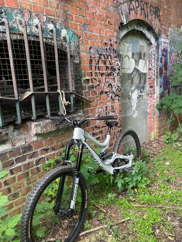 Used Specialized Demo Single Speed / Fixed Gear 2020 Mountainbike, White — image 2 of 17