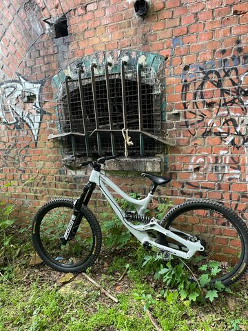 Used Specialized Demo Single Speed / Fixed Gear 2020 Mountainbike, White — image 1 of 17