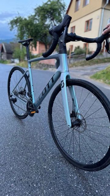 Used Scott Addict 10 2023 2023 Road & Gravel, Green — image 3 of 3