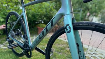 Used Scott Addict 10 2023 2023 Road & Gravel, Green — image 2 of 3