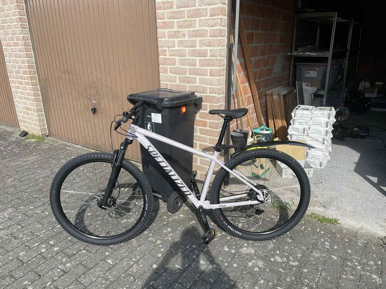 Tweedehands Specialized Rockhopper Sport 2024 2024 Mountainbike — afbeelding 2 van 2
