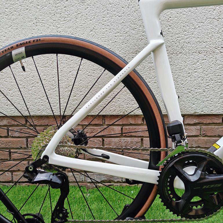 Used Isaac Boson Disc - Shimano 105 Di2 2025 Road & Gravel, Weiß — image 3 of 6