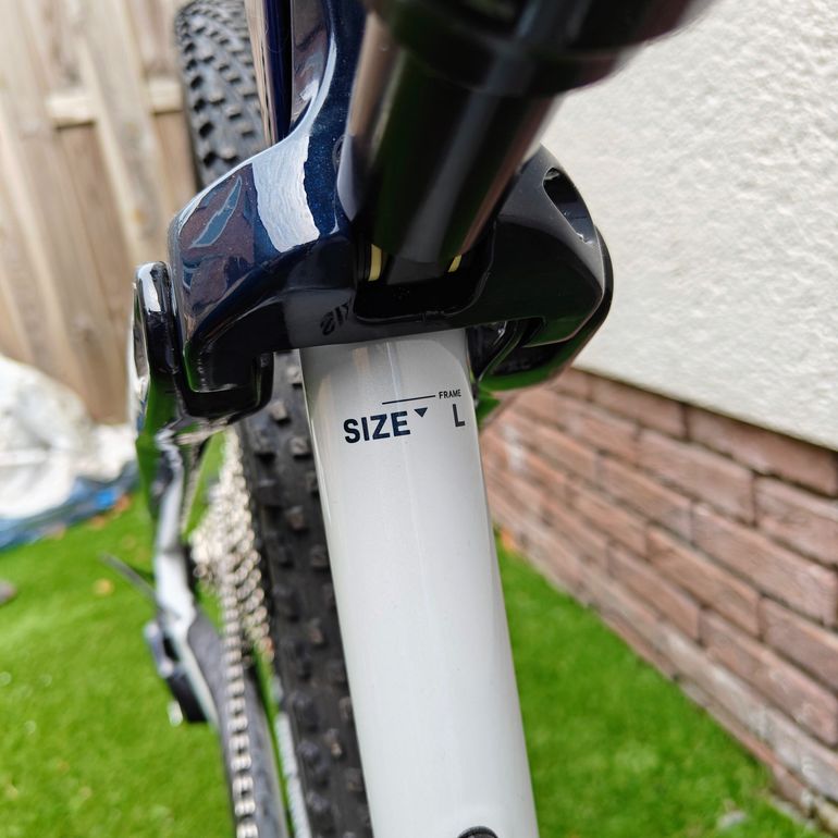 Used Orbea OIZ M21 2024 2024 Mountainbike, Blue, 29 — image 5 of 9