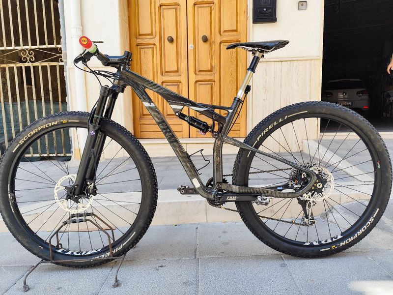 Gebrauchtes FRM Anakin Silver Cobra 2020 Mountainbike, Hellgrau — Bild 2 von 18