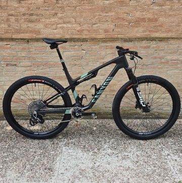 Gebrauchtes Canyon LUX Sram Eagle Transmission XX SL 2024 Mountainbike, Schwarz — Bild 1 von 8