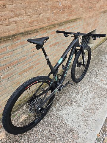 Gebrauchtes Canyon LUX Sram Eagle Transmission XX SL 2024 Mountainbike, Schwarz — Bild 2 von 8