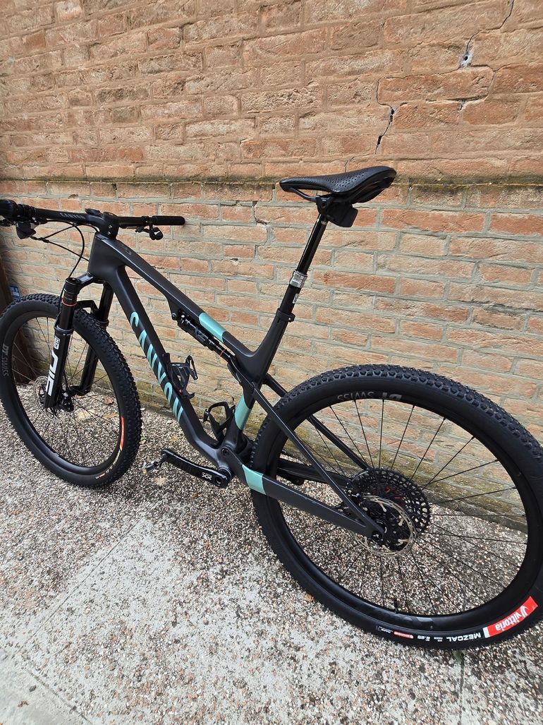 Gebrauchtes Canyon LUX Sram Eagle Transmission XX SL 2024 Mountainbike, Schwarz — Bild 4 von 8