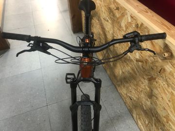 Brugt Trek Powerfly FS+ 4 Equipped Gen 4 2025 2025 Mountainbike — billede 7 af 9