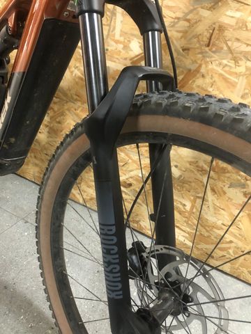 Brugt Trek Powerfly FS+ 4 Equipped Gen 4 2025 2025 Mountainbike — billede 5 af 9