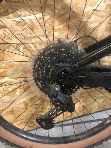 Brugt Trek Powerfly FS+ 4 Equipped Gen 4 2025 2025 Mountainbike — billede 3 af 9