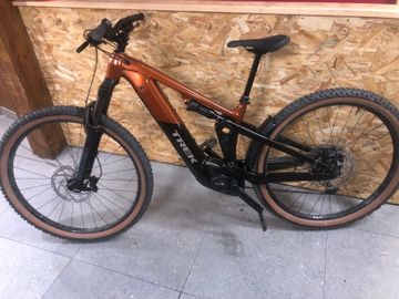 Brugt Trek Powerfly FS+ 4 Equipped Gen 4 2025 2025 Mountainbike — billede 2 af 9