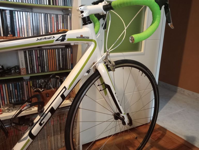 Used GT SERIES 4 2015 Road & Gravel, White — image 6 of 14