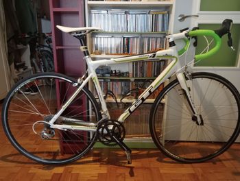 Used GT SERIES 4 2015 Road & Gravel, White — image 3 of 14