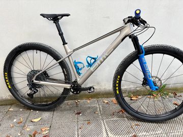 BMC Twostroke 01 ONE 2021 2021 Mountainbike usato, Grigio chiaro — immagine 1 di 6
