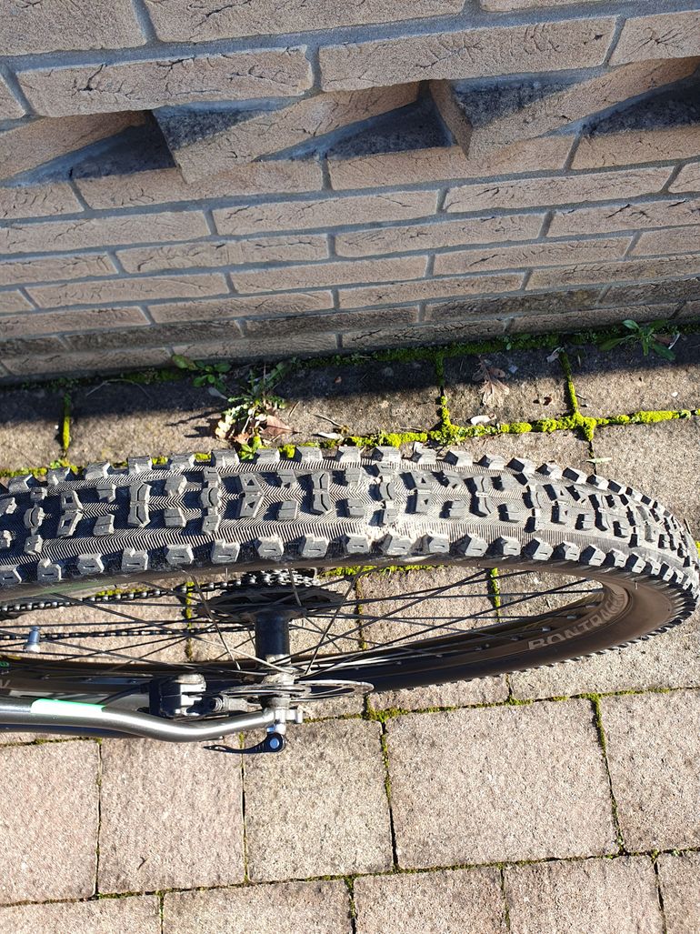 Used Trek Powerfly 4 2018 2018 Mountainbike, Black, 29 — image 2 of 6