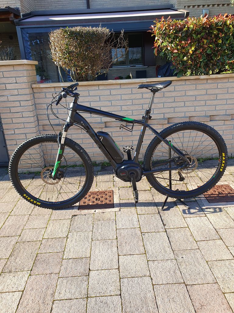 Used Trek Powerfly 4 2018 2018 Mountainbike, Black, 29 — image 4 of 6