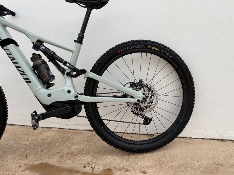 Used Specialized Turbo Levo Comp 2021 2021 Mountainbike, Light Gray, 29 — image 7 of 11
