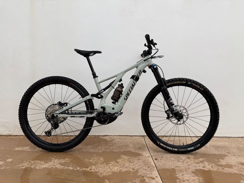 Used Specialized Turbo Levo Comp 2021 2021 Mountainbike, Light Gray, 29 — image 4 of 11