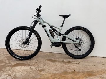 Used Specialized Turbo Levo Comp 2021 2021 Mountainbike, Light Gray, 29 — image 2 of 11