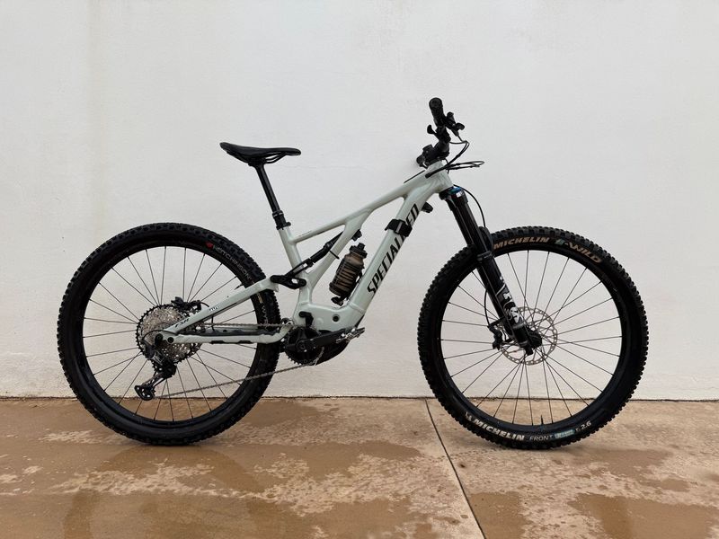 Used Specialized Turbo Levo Comp 2021 2021 Mountainbike, Light Gray, 29 — image 1 of 11