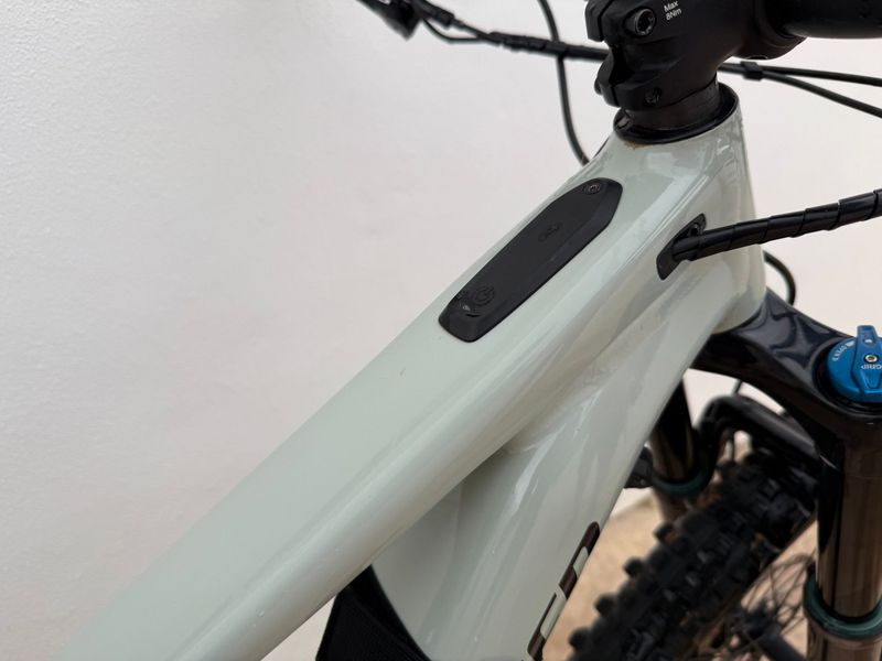 Used Specialized Turbo Levo Comp 2021 2021 Mountainbike, Light Gray, 29 — image 6 of 11